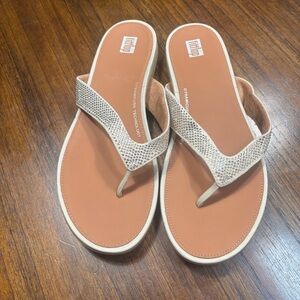 New Fitflop Gracie Crystal flip flop  stone beige Size 8 no box
